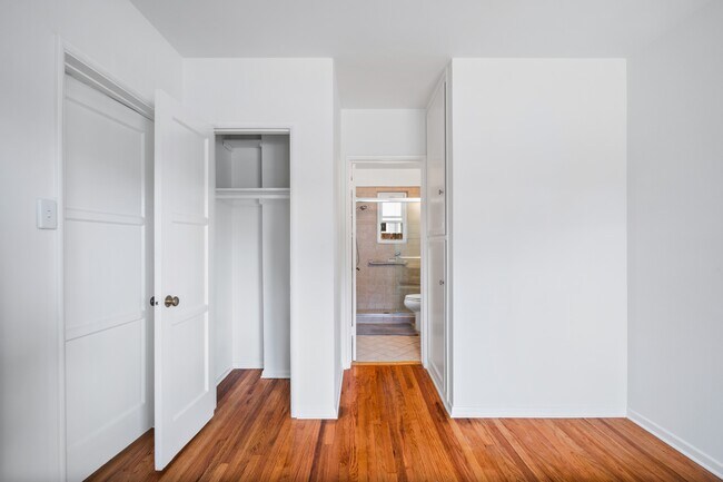 Building Photo - 4105 Irving Pl