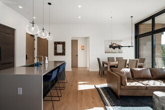 Building Photo - 4 Boathouse Way