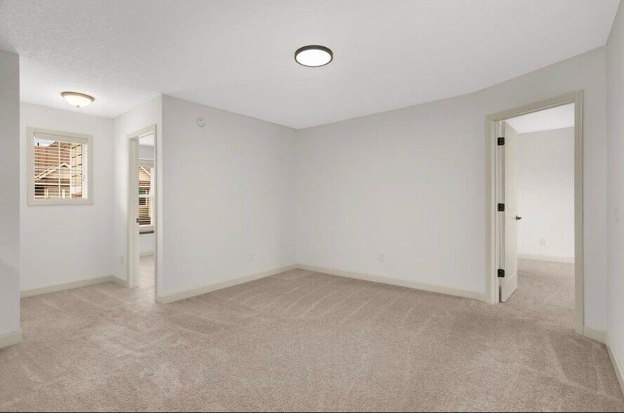 Building Photo - 3223 Red Oak Trail