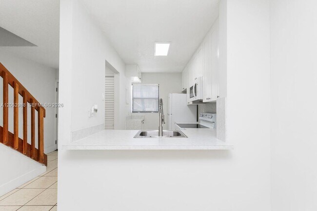 Building Photo - 6854 NW 173rd Dr