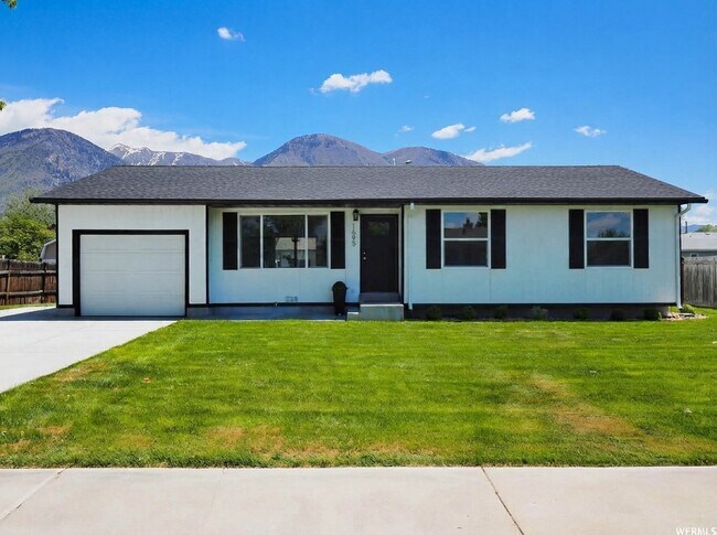 Building Photo - 1695 S 450 W
