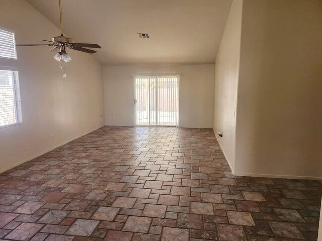 Building Photo - Charming Single-Story 3-Bedroom Home with Spacious Backyard