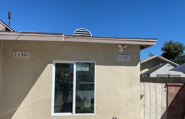 Building Photo - 11301 Miranda St