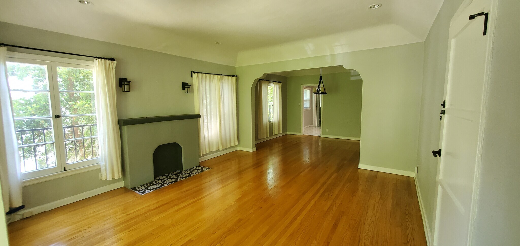 Building Photo - 1135 Cardiff Ave