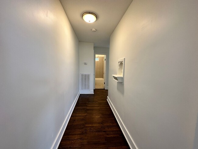 Building Photo - 1715 Luton St