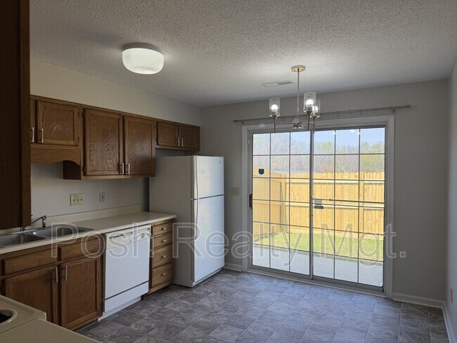 Building Photo - 629 Mystic Dr