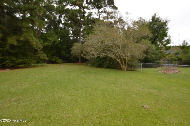 Building Photo - 121 Hunting Green Dr