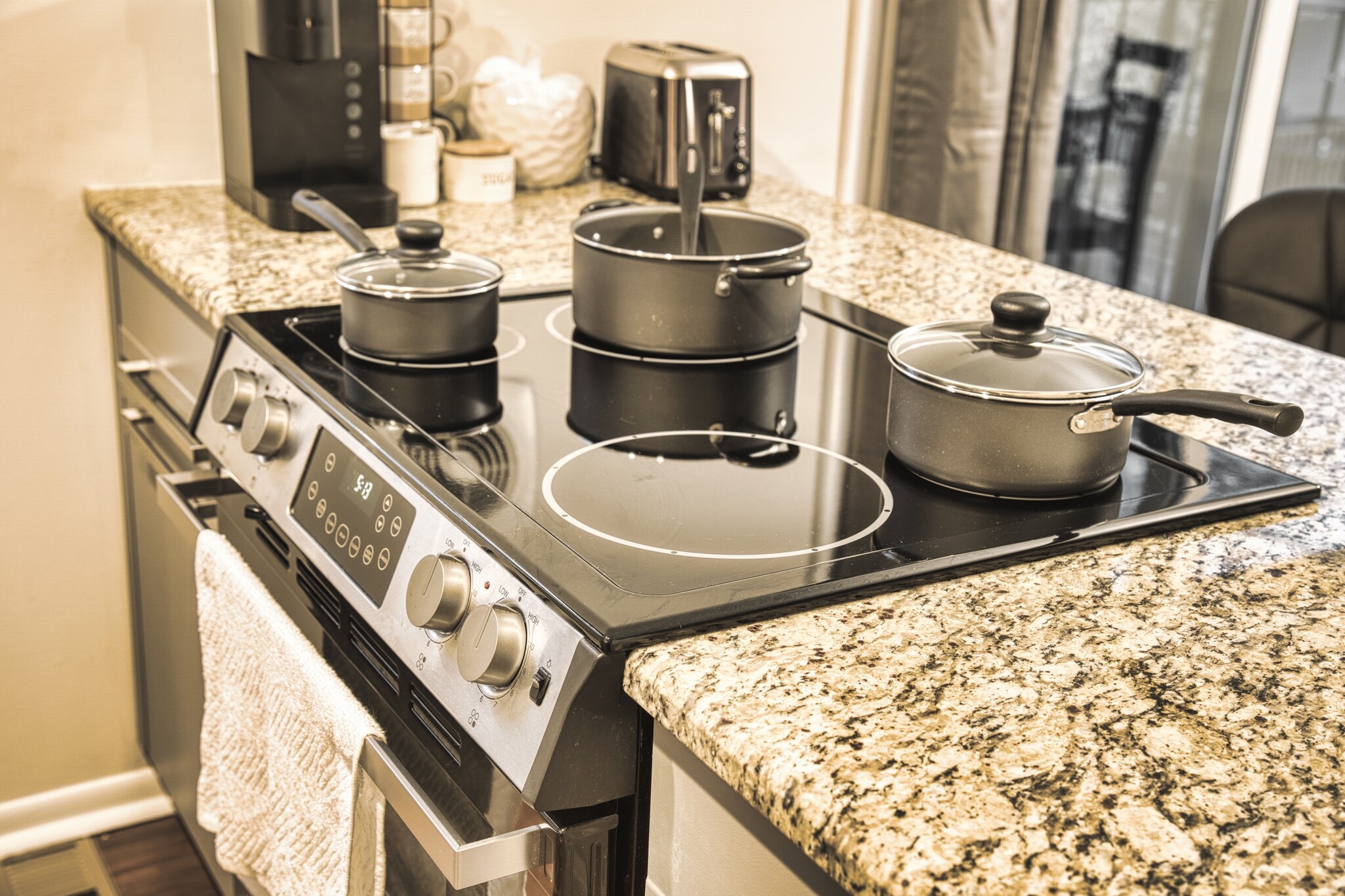 Kitchen - 2430 Grandview Ave