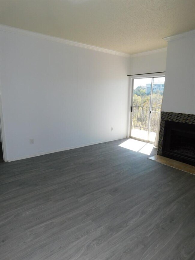 Building Photo - 12166 Metric Blvd