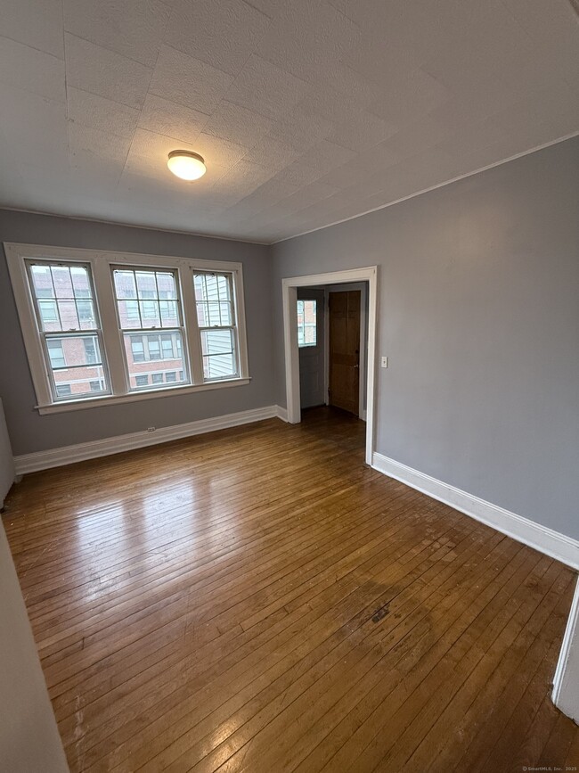 Building Photo - 34 Groton St