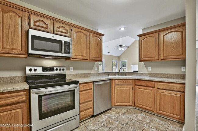Building Photo - Super Nice Shelbyville Condo For Rent