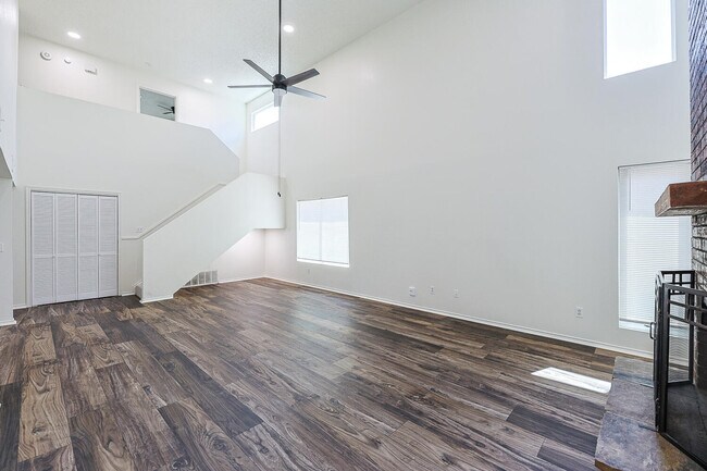 Building Photo - 8308 Albany Ave
