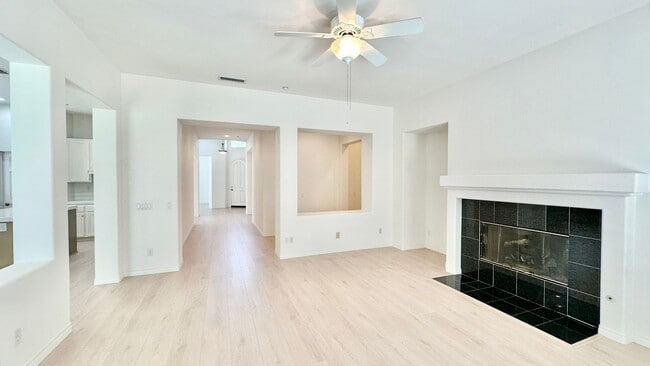 Building Photo - Fantastic Single-Story in the desirable an...