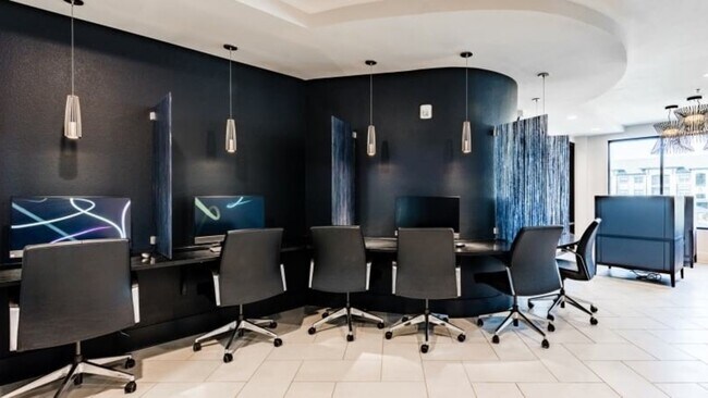 Building Photo - 2001 Presidio Vista Dr