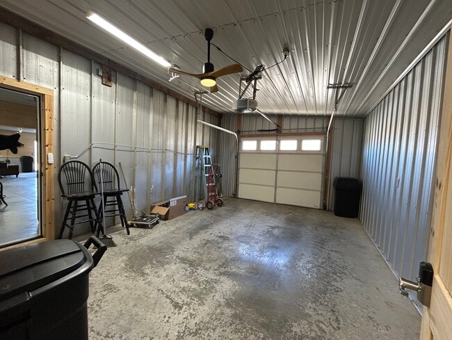 Building Photo - 2400 Seven Springs Rd