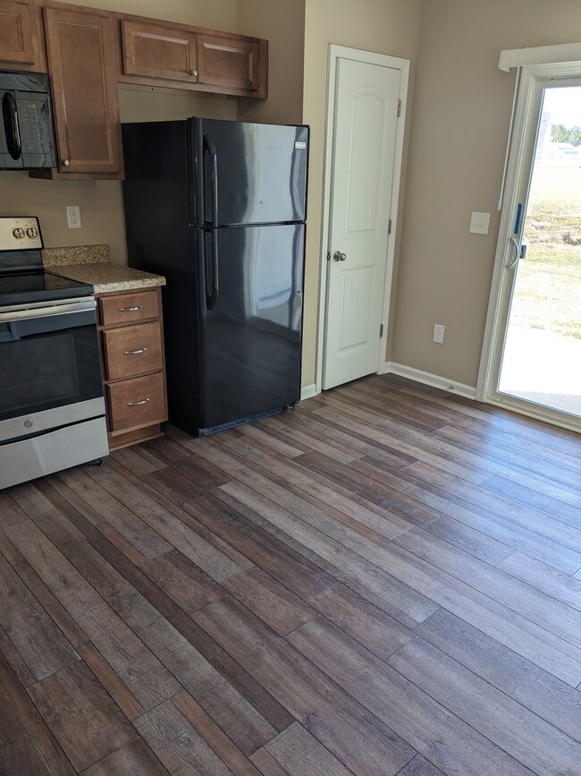 Building Photo - 2 Bedroom, 2.5 Bath Townhome in Creedmoor, NC