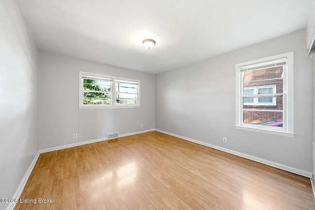 Building Photo - 3021 Wedgewood Wy