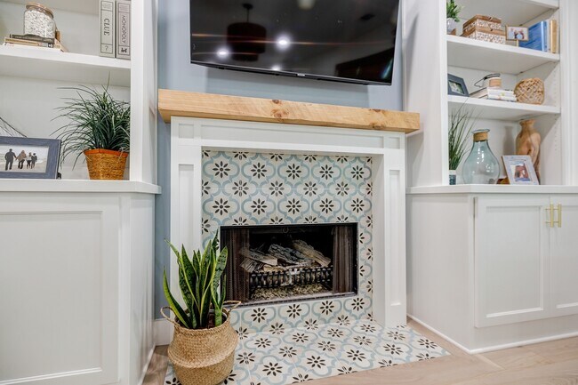 Building Photo - 2105 Brookridge Ter