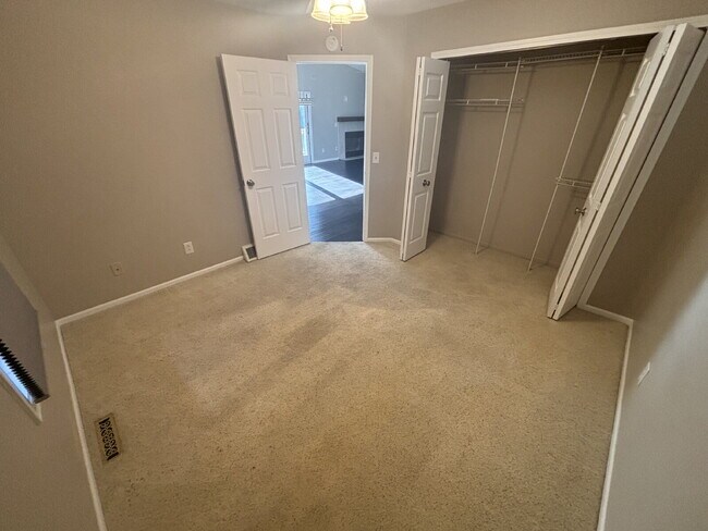 Building Photo - Beautiful 2-bedroom Condo