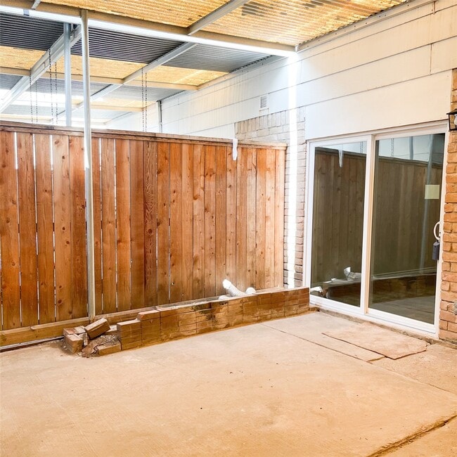 Building Photo - 7331 Chasewood Dr