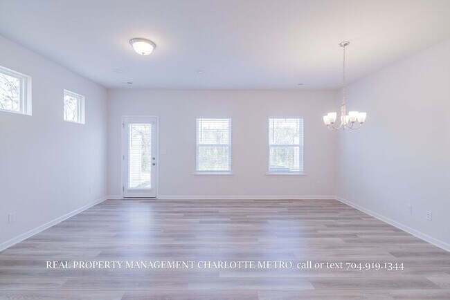 Building Photo - Stylish 3-Bedroom Gem Near I-485 & Charlotte Hotspots