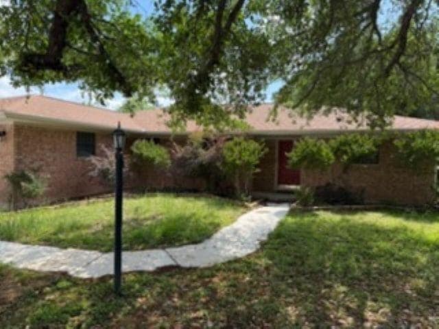 Building Photo - 435 St Andrews St