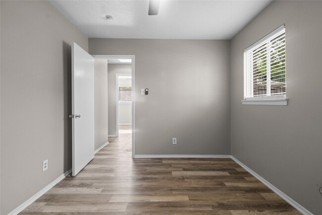 Building Photo - 15423 Campden Hill Rd