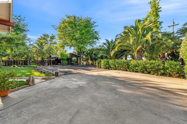 Building Photo - 3300 Concord Ave