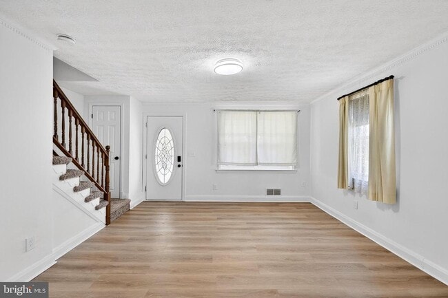 Building Photo - 1870 Yakona Rd