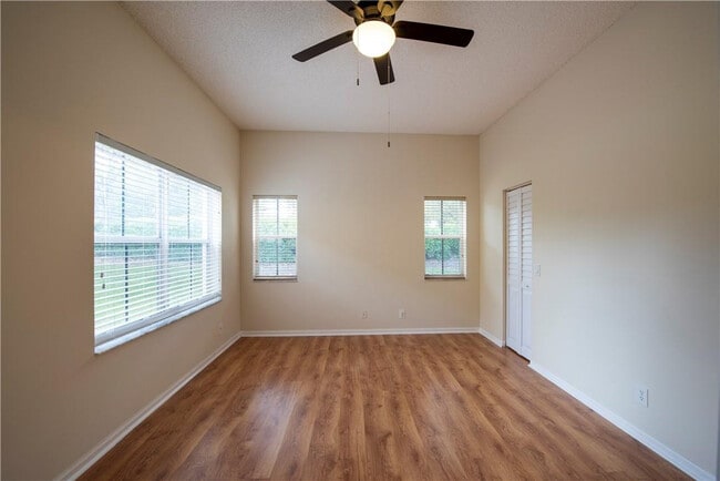 Building Photo - 4015 Palm Pl