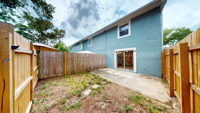 Building Photo - 11406 Bedford Oaks Dr