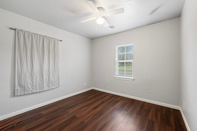 Building Photo - 4012 S Hudson Ave