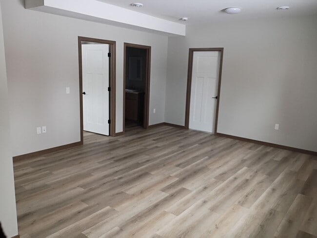 Building Photo - 3 Bed, 3 Bath, House