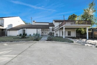 Building Photo - 10743 Boardwalk St