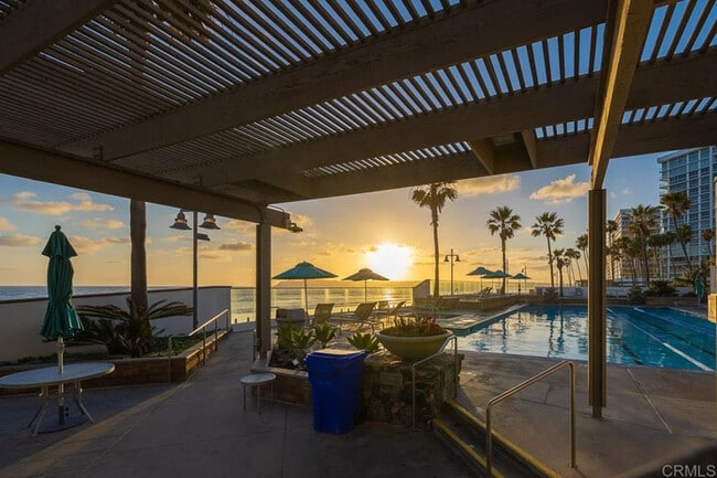 Relax and BBQ - 1710 Avenida Del Mundo