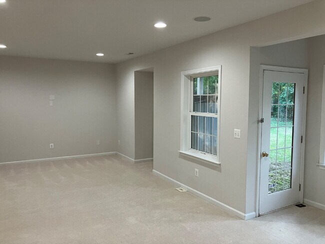 Building Photo - 5622 Arrowfield Terrace