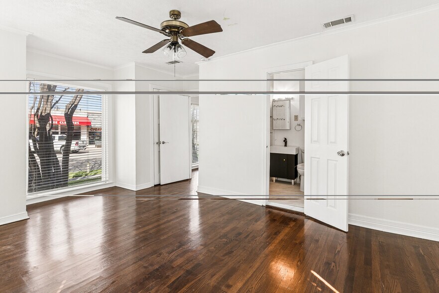 Building Photo - 6950 Hillcrest Ave