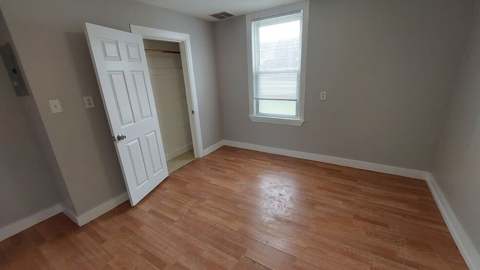 Building Photo - 41 Armandine St