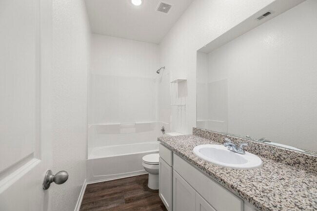 Building Photo - 25207 Pomegranate Pl