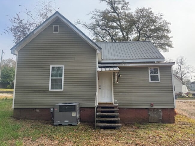 Building Photo - 6 Barry Ave