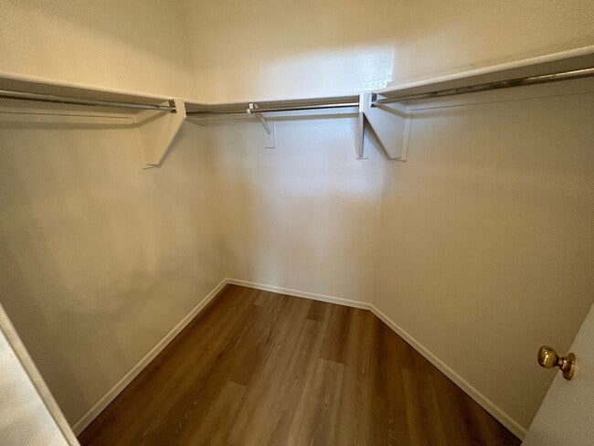 Building Photo - 6315 S 69th Glen