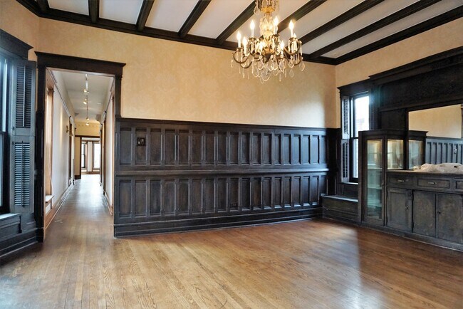 Building Photo - 544 W Fullerton Pkwy