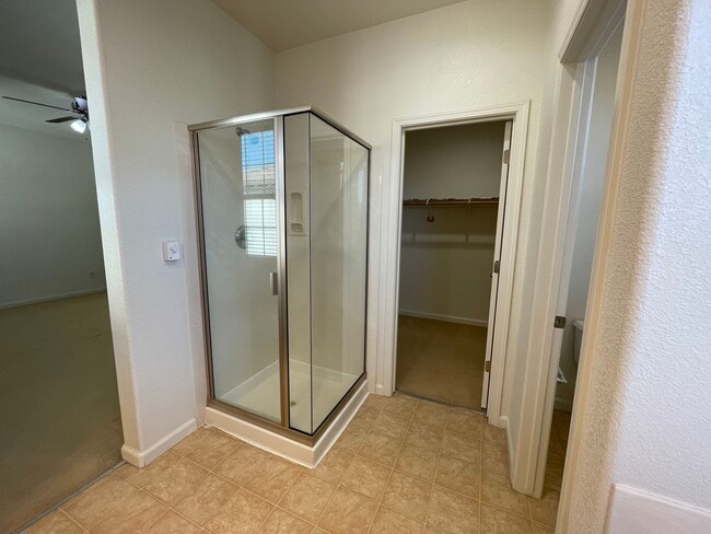Building Photo - Two Story Home w/ Fridge Included, Attache...