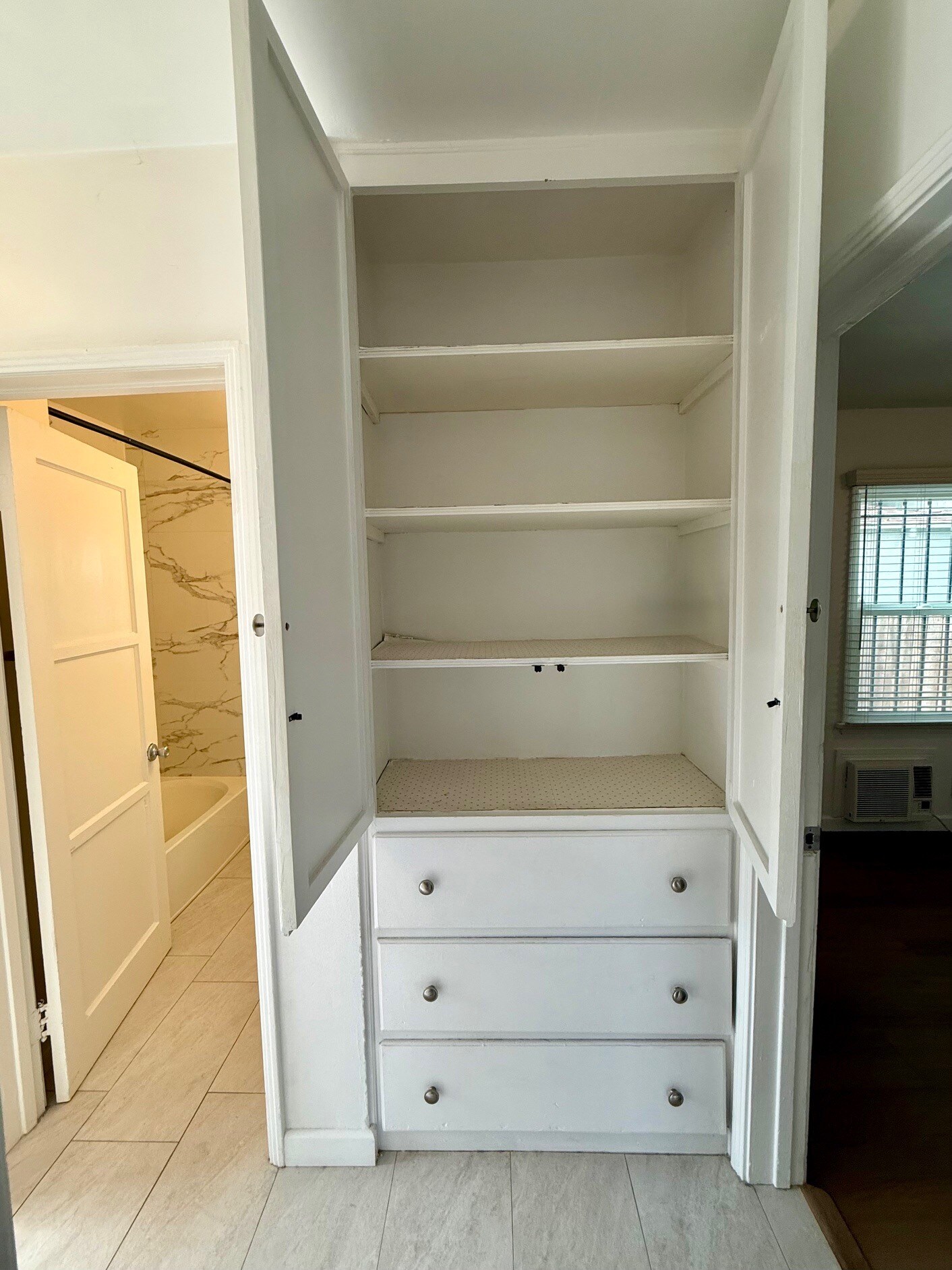 Building Photo - 1157 N Genesee Ave