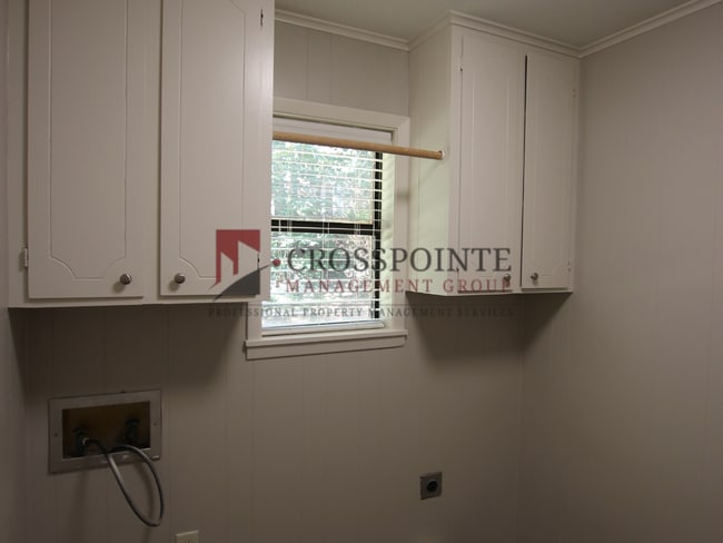 Building Photo - Charming 3 Bedroom in Whitehouse!