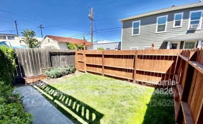Building Photo - 1734 Cabrillo Ave