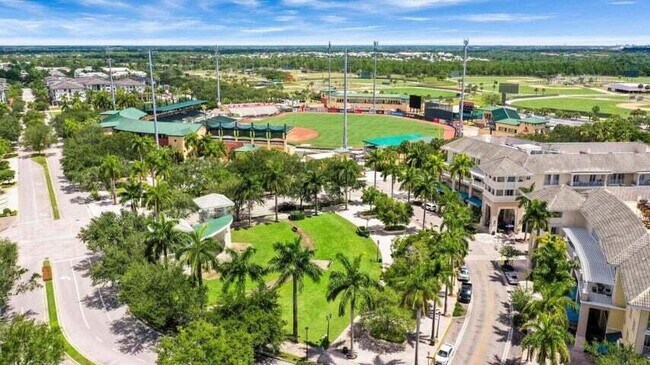 Building Photo - 1150 Town Center Dr