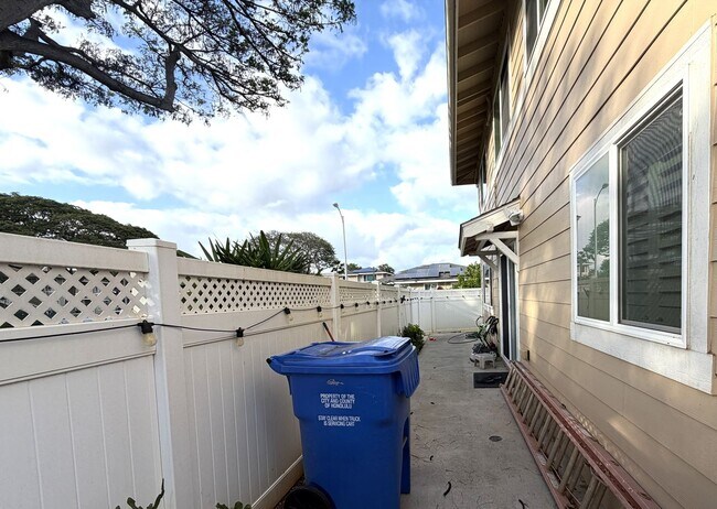 Building Photo - Makali'i II @ Kapolei  - 3 BDRM/2.5 BATH/ENCLOSED GARAGE