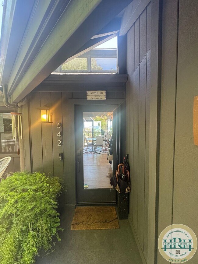 Building Photo - Tranquil & Sun Drenched 3BR|3BR in Heart o...