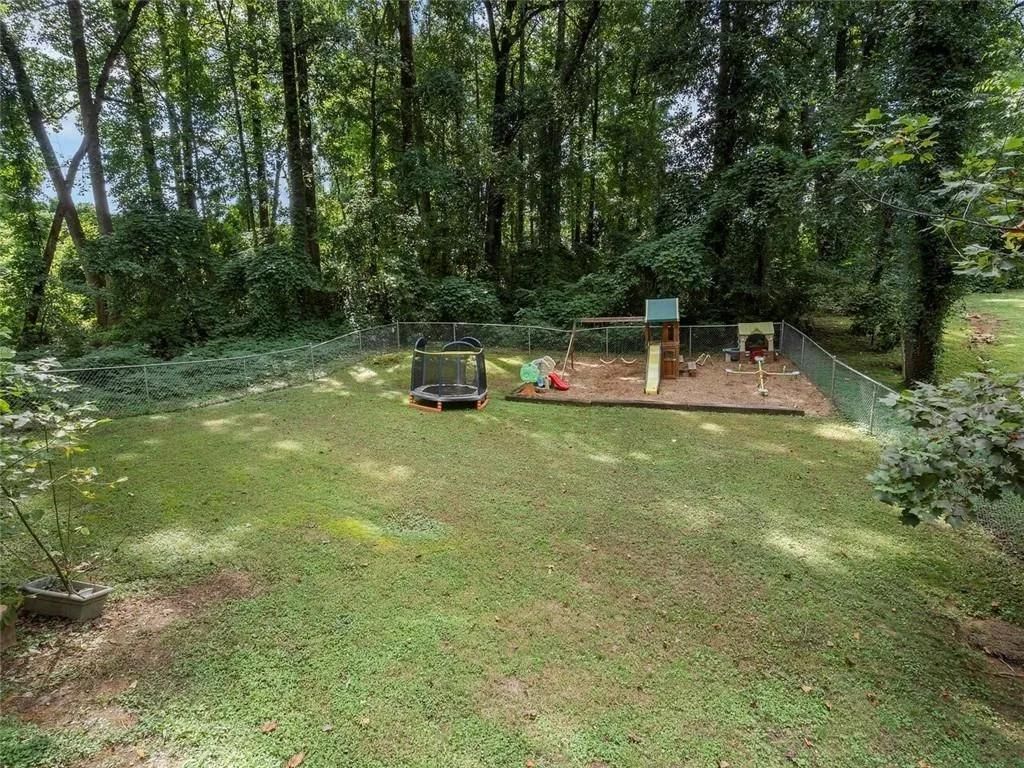 Backyard 1 - 2013 Addison Rd NE